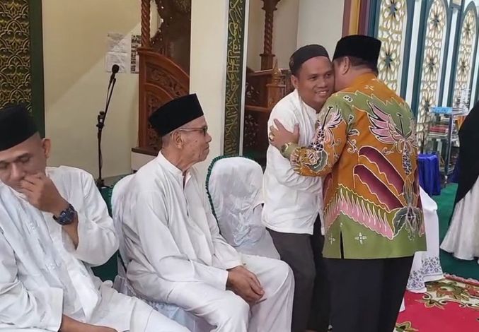 Ketua MUI Riau Melepas Keberangkatan Jemaah Haji Masjid Paripurna Ikhlas, Labuh Baru Timur