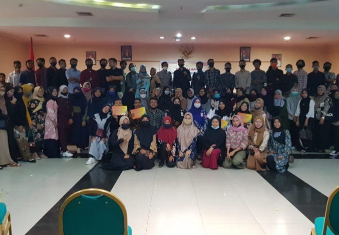 Mahasiswa Inhu Terima CSR Pendidikan Dari Bank Riau Kepri
