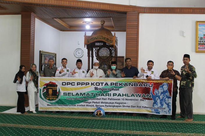 Sempena Hari Pahlawan, PPP Beri Bantuan ke Masjid di Pekanbaru
