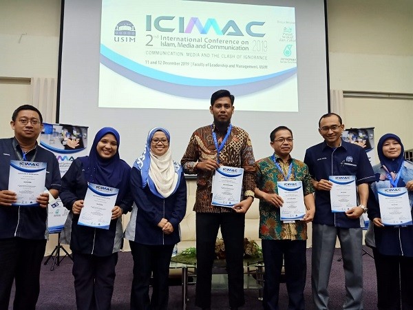 Dua Dosen Fikom UIR Raih Anugerah Best Paper pada International Conference di Malaysia