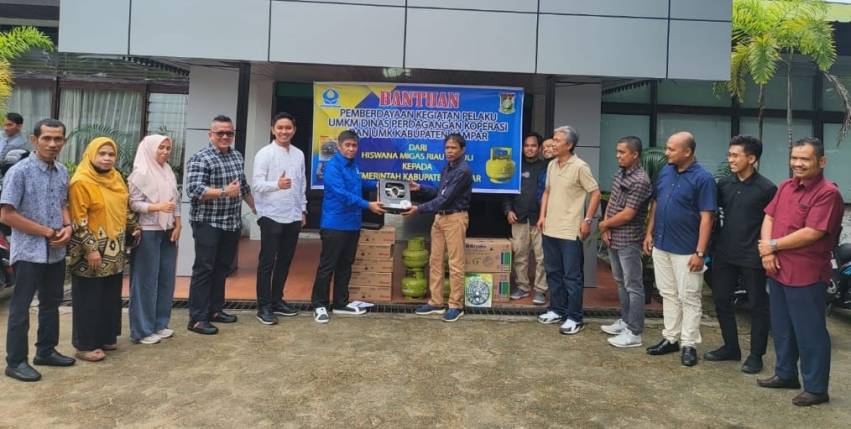 Bantu Pengembangan UMKM Kampar, DPC Hiswana Migas Riau Serahkan Bantuan Kompor Gas dan Tabung