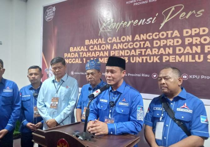 Daftarkan Bacaleg ke KPU Riau, Demokrat Targetkan Kursi Ketua DPRD Riau