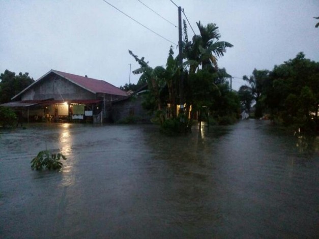 Meski Banjir Sudah Surut, Diskes Tetap Periksa Kesehatan Masyarakat