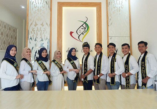 Finalis Bujang Dara Kabupaten Siak Kunjungi Klinik dr Vee Pekanbaru