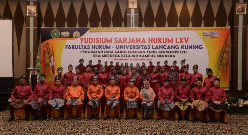 Fakultas Hukum Unilak Yudisium Lulusan, Dekan Beri Penghargaan untuk Pemuncak