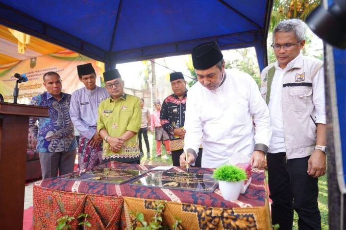 Jalan Penghubung Kampar-Rohul Diresmikan Gubernur Riau, Warga Senang Jalan Kampung Mulus