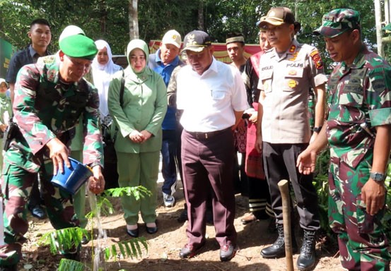 Hari Juang TNI AD, Danrem 031/WB Lakukan Penghijauan di Hutan Larangan Adat di Kampar