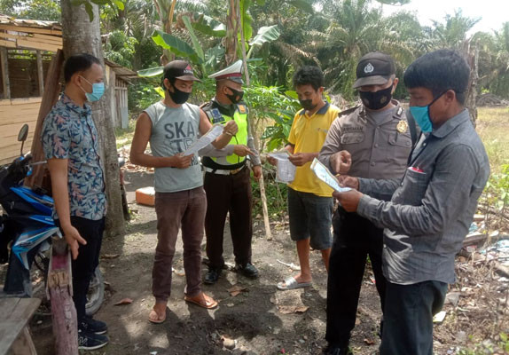 Cegah Karhutla, Polsek Pangkalan Kuras Patroli dan Sosialisasi Maklumat Kapolda Riau