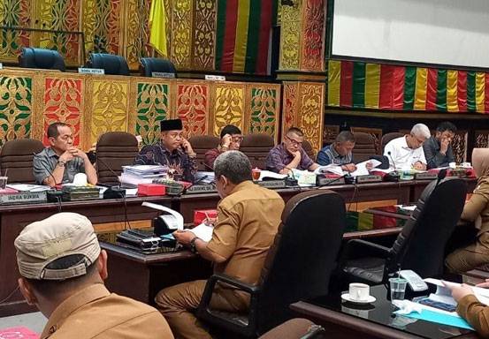 Bahas Anggaran Tahun 2023, Komisi I DPRD Pekanbaru Hearing Seluruh Camat