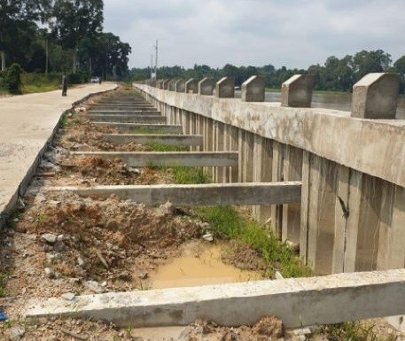 Proyek Turap Jalan Danau Tajwid Senilai Rp 6,1 Miliar Retak-Retak