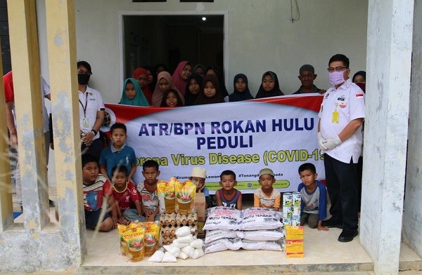 ATR BPN Rohul Salurkan Donasi ke Panti Asuhan dan Fakir Miskin