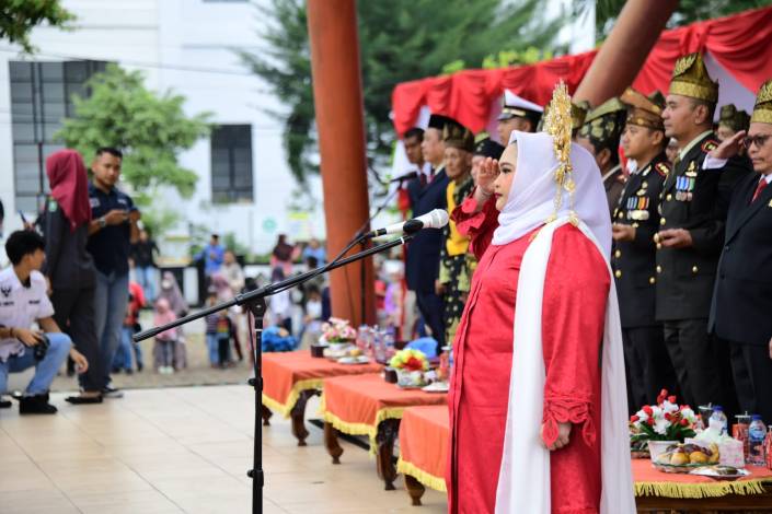 Detik-Detik Proklamasi di Bengkalis, Bupati Berpakaian Melayu, Wabup Jawa