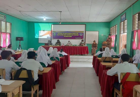Siswa SMP Negeri 3 Minas Diberi Pelatihan Kader Kesehatan dari Dinkes Riau