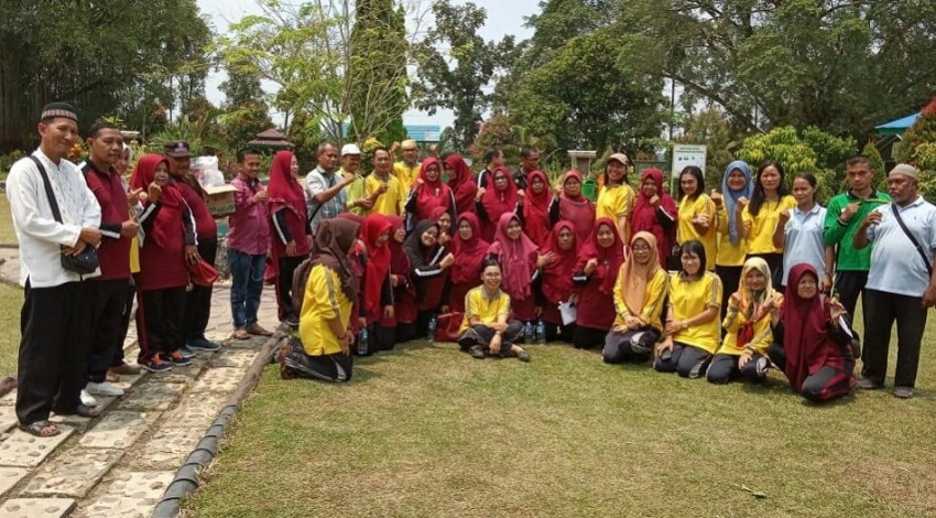 SMAN 1 Bangko Kunjungi Sekolah Adiwiyata Tingkat Nasional
