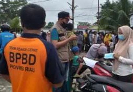 BPBD Siak Bagikan 1.200 Masker di Bungaraya Jelang Nataru