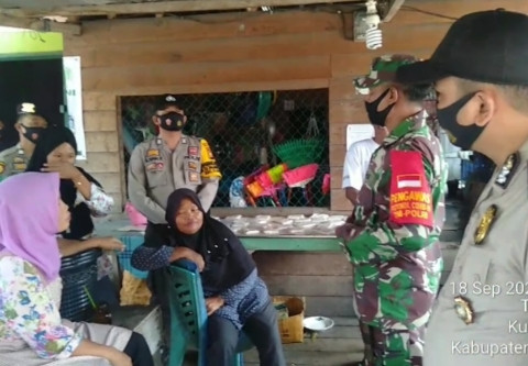 Polsek Kuala Kampar Bersama TNI dan Satpol PP Gelar Operasi Yustisi Pencegahan Covid-19