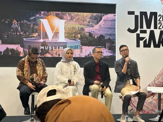 APR Gandeng 6 Designer dan 6 Pengrajin Batik Riau di JMFW 2024