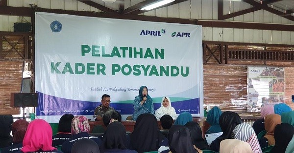 Latih Kader Posyandu, Ketua PKK Pelalawan: Terima Kasih RAPP dan APR