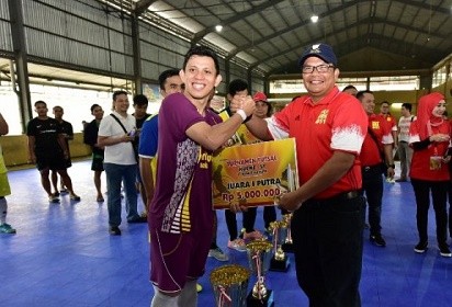 BRK Syariah Pekanbaru Raih Juara Turnamen Futsal HUT ke-51 Bank Riau Kepri