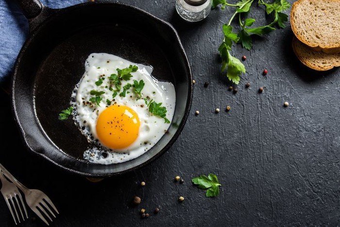Telur Goreng Sering Gosong? Coba Ikuti Tips Chef Ini
