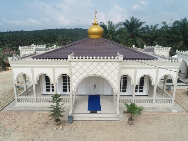 PT Adei Bangun Masjid untuk Masyarakat Desa Kemang Pelalawan