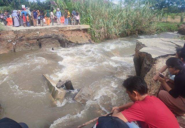 Jalan Provinsi Putus, DPRD Riau Minta segera Diperbaiki