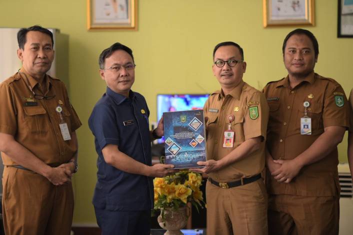 Tercepat di Riau, Pemkab Bengkalis Serahkan 4 Laporan Bupati ke Gubri