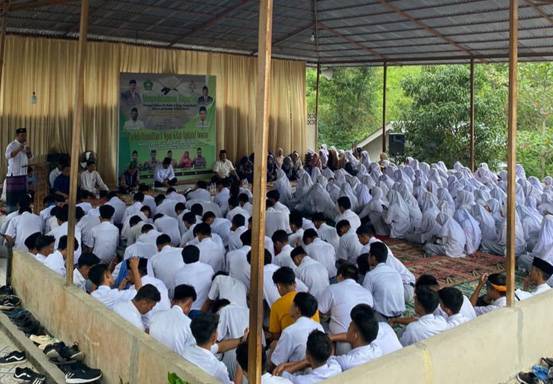 MAN 4 Kota Pekanbaru Ngaji Kitab Aswaja Selama Ramadan 1444 H, Purwaji: Jadi Role model Madrasah di Riau