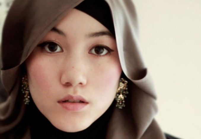Cara Cepat Bikin Hijab Mirip Gaya Hana Tajima