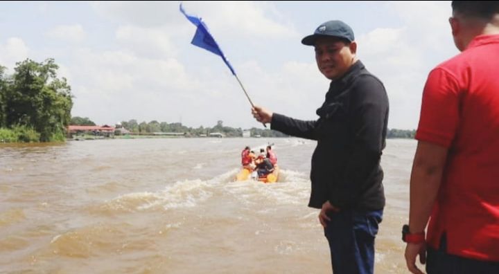 Waka DPRD Pelalawan Buka Lomba Pacu Sampan di Kuala Terusan