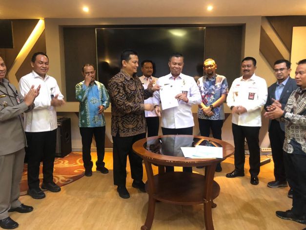 Kembangkan Potensi Pelabuhan Tanjung Buton, PT SS dan PT SPS Teken MoU dengan Koperasi Kemenkopolhukam