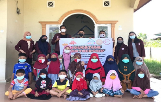 Mahasiswa Universitas Abdurrab Bantu Pembelajaran Anak-anak Terdampak Pandemi Covid-19