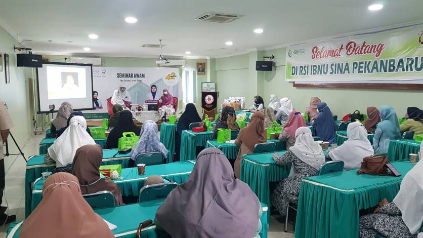 Peringati Milad ke-42 Tahun RSI Ibnu Sina, 40 Peserta Ikuti Seminar Awam Kesehatan Ibu dan Anak