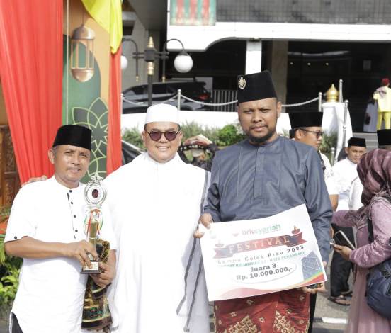 Baru Ditukangi Raja Faisal, Kecamatan Kulim Raih Juara Tiga Lomba Lampu Colok Tingkat Provinsi Riau