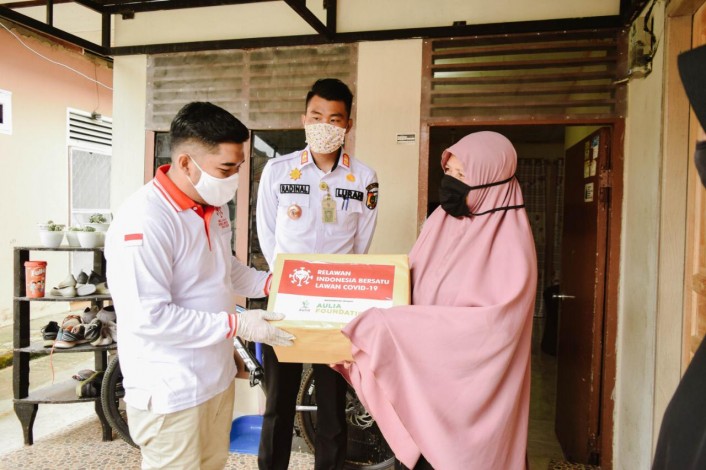 Sandiaga Uno dan Aulia Ringankan Beban Warga Terdampak Pandemi di Pekanbaru