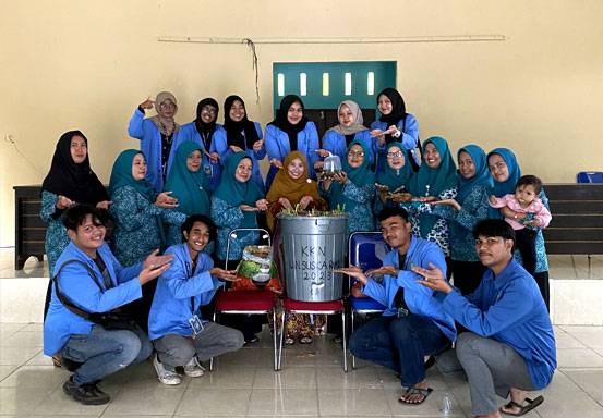 Mahasiswa KKN UIN Suska Riau Sosialisasi Budik Damber Kepada Ibu-ibu PKK Desa Muda Setia, Pelalawan