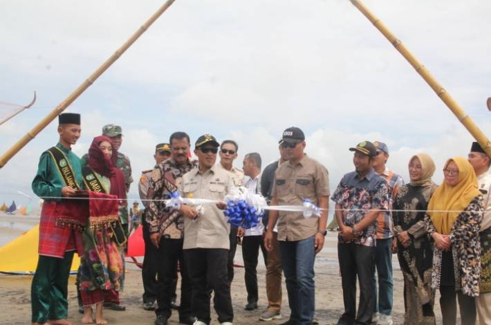 Berbagai Lomba Tradisional Meriahkan Festival Budaya Bahari di Pantai Indah Selat Baru Bengkalis