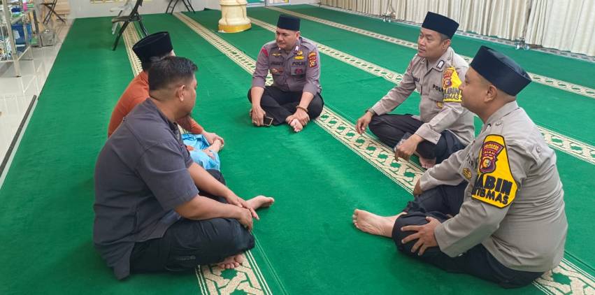 Polsek Senapelan Sampaikan Pesan Pemilu Damai 2024 di Masjid Nurul Islam