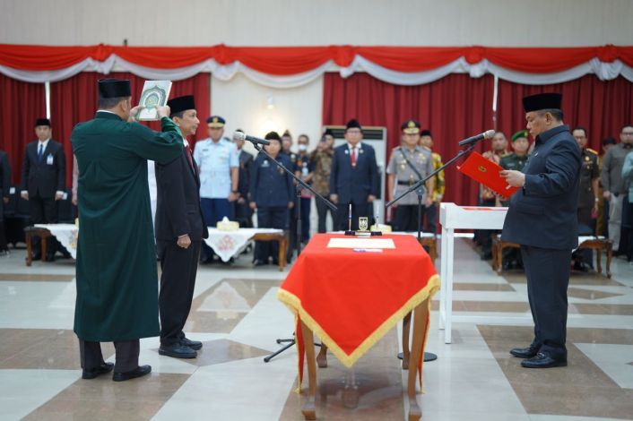 Pj Gubernur Riau Lantik Indra Sebagai Pj Sekda Riau