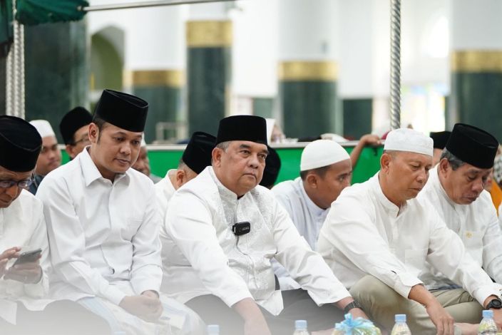 Gubernur Riau Hadiri Isra Miraj di Masjid Raya Annur, KH Syauqi MZ Jadi Penceramah