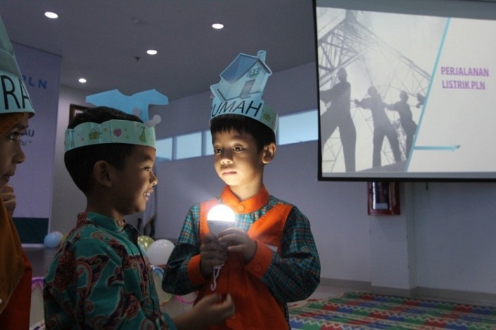 Peringati Hari Anak, PLN Edukasi Anak TK di Pekanbaru Tentang Kelistrikan