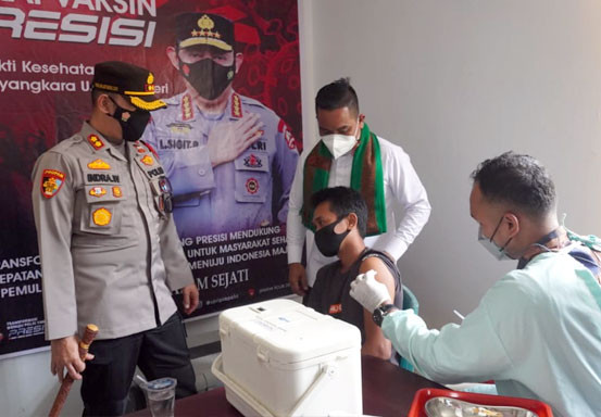 Polres Pelalawan Tinjau Vaksinasi Gotong Royong yang Ditaja PT CAS