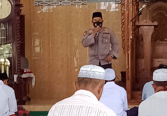 Kapolsek Kerumutan Laksanakan Jumling di Masjid At Taqwa, Ajak Warga Terapkan Protokol Kesehatan