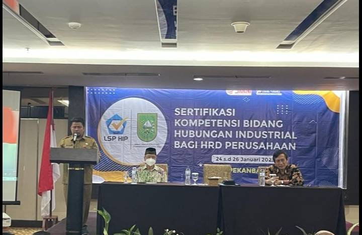 Disnaker Riau Gelar Uji Kompetensi Bidang Hubungan Industrial 