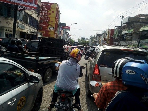 Jalan Riau Sering Macet, Ini Solusi dari Anggota DPRD
