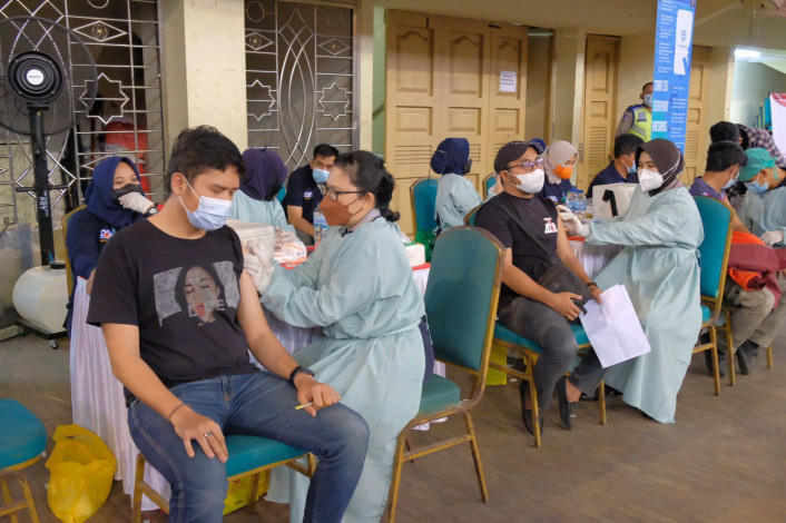 Gandeng Organisasi Kemahasiswaan, Polda Riau Berikan 450 Vaksin Sinovac di Lingkungan UIN Suska Riau
