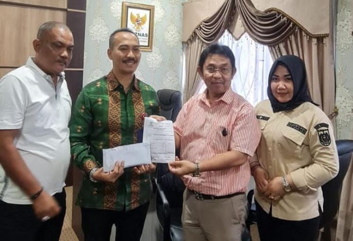 Dishub Serahkan Zakat Pegawai Rp5.835.000 ke Baznas Pekanbaru