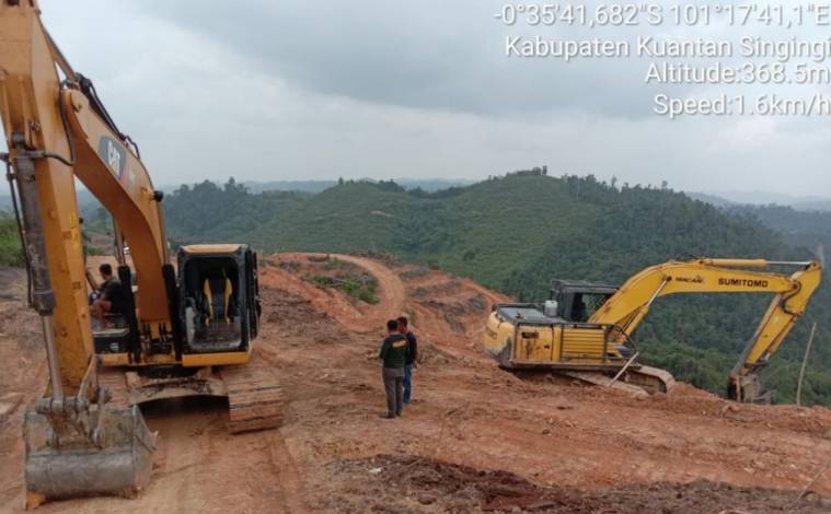 Tangkap 2 Ekskavator di Kawasan Hutan, DLHK Riau Digugat Pemiliki Alat Berat