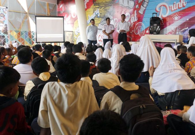Gali Minat Baca melalui Dongeng dan Sejarah, Dispusip Pekanbaru Turut Serta Dalam Festival Literasi Riau Care Center