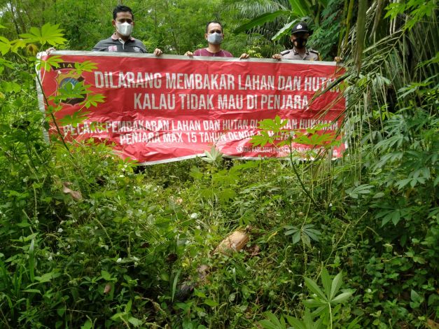 Cegah Karhutla, Polsek Bandar Sei Kijang Patroli dan Sampaikan Maklumat Kapolda Riau
